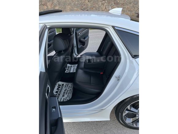 2. Sahibinden Honda Civic 1.5 i-VTEC Eco Executive Plus 2023 Model