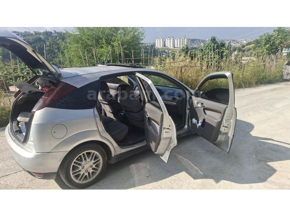 Sahibinden Ford Focus 1.6 Ghia 2000 Model
