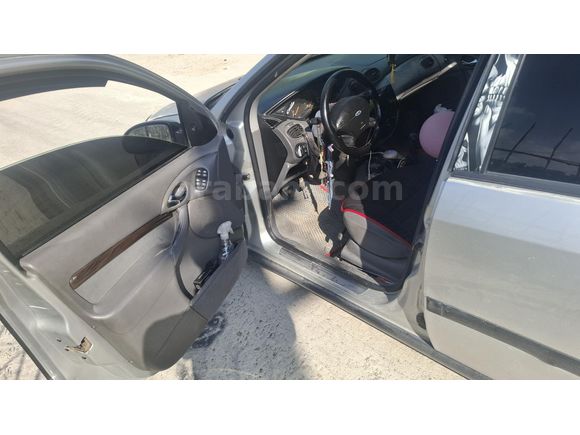 Sahibinden Ford Focus 1.6 Ghia 2000 Model