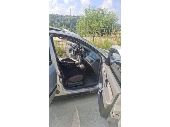 Sahibinden Ford Focus 1.6 Ghia 2000 Model