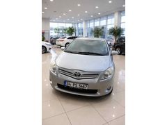 Sahibinden Toyota Auris 1.33 Comfort 2011 Model  175.280 km Gri (Gümüş)