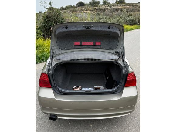 ÖZEL RENK, MASRAFSIZ TEMİZ 2011 MODEL E90 320D 