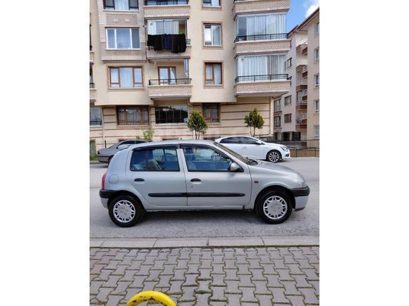 Sahibinden Renault Clio 1.4 RTA 2001 Model Masrafsız