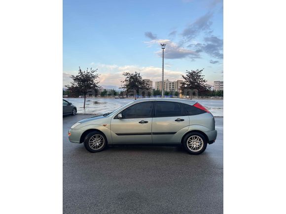 Sahibinden Ford Focus 1.6 Ghia 2001 Model 