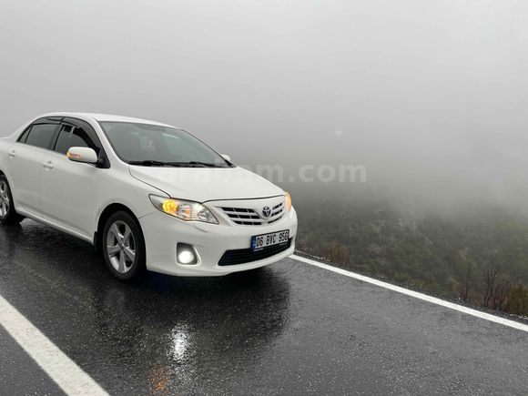 Sahibinden Toyota Corolla 1.4 D-4D Comfort Extra 2011 Model  252.000 km Beyaz