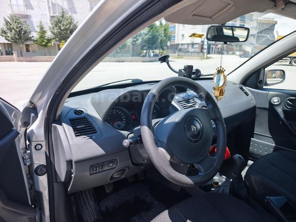 Sahibinden Renault Megane 1.6 Authentique 2004 Model