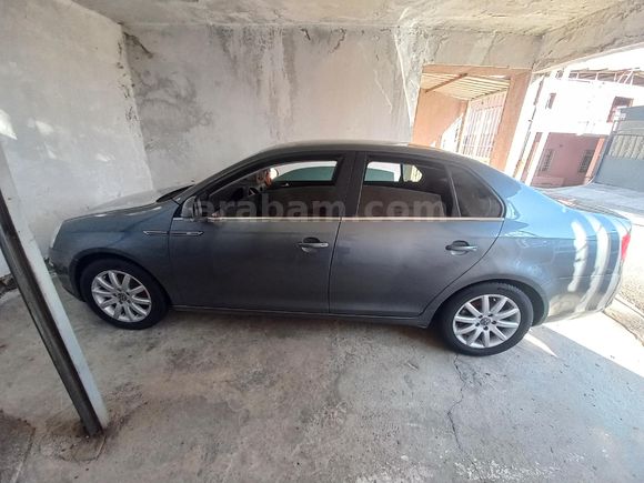 Temiz konforlu aile arabası Volkswagen Jetta 1.9 TDi Midline 2008 Model
