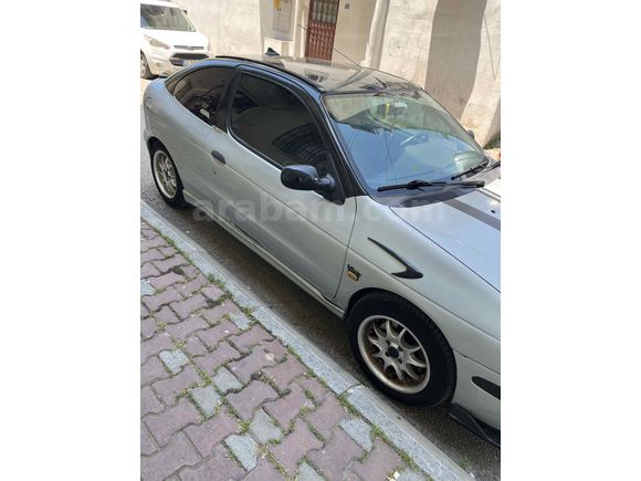 Sahibinden Renault Megane 1.6 Coupe Expression 2000 Model  296.000 km Gri