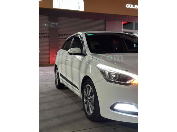 Sahibinden Hyundai i20 1.4 CRDi Style 2016 Model 
