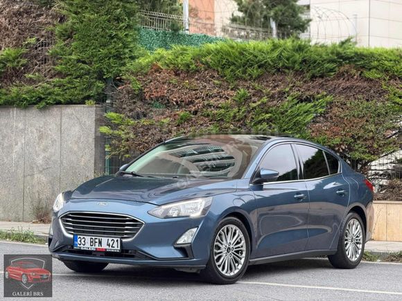 FORD FOCUS 1.5 ECOBLUE TİTANİUM-CAM TAVAN-HATASIZ-