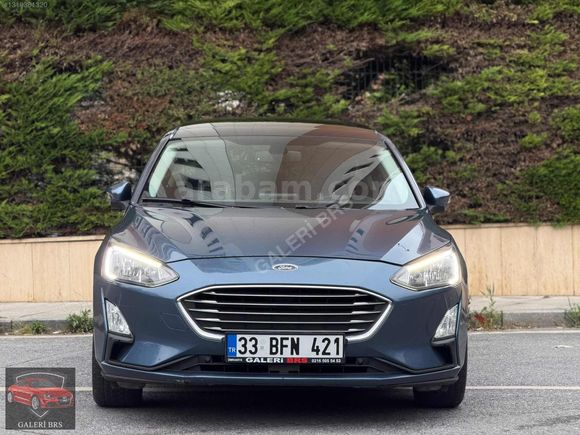 FORD FOCUS 1.5 ECOBLUE TİTANİUM-CAM TAVAN-HATASIZ-