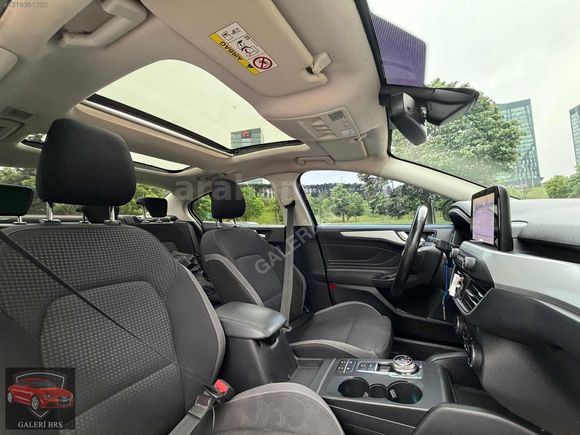 FORD FOCUS 1.5 ECOBLUE TİTANİUM-CAM TAVAN-HATASIZ-