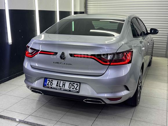 Memurdan Renault Megane 1.3 TCe Icon 2023 Model 