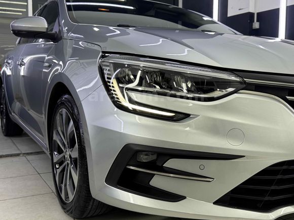 Memurdan Renault Megane 1.3 TCe Icon 2023 Model 