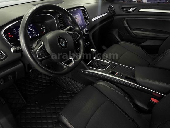 Memurdan Renault Megane 1.3 TCe Icon 2023 Model 