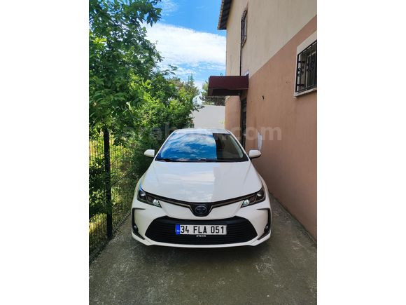 Sahibinden Toyota Corolla 1.8 Hybrid Dream 2022 Model