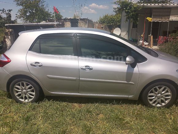 Sahibinden Toyota Auris 1.4 D-4D Comfort Extra 2012 Model Edirne