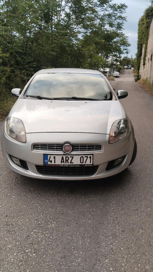 Sahibinden Fiat Bravo 1.6 Mjet Active Plus 2011 Model Kocaeli 130.000 km Gri (Gümüş) 4