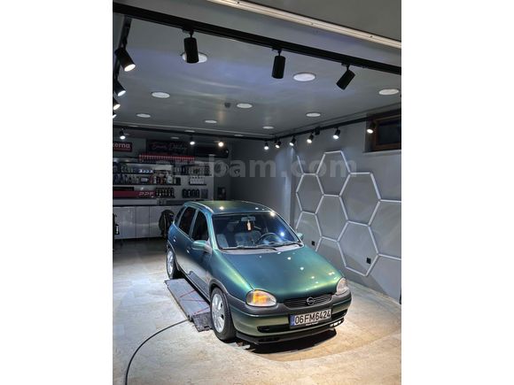 Special Editions Corsa TR de tek  