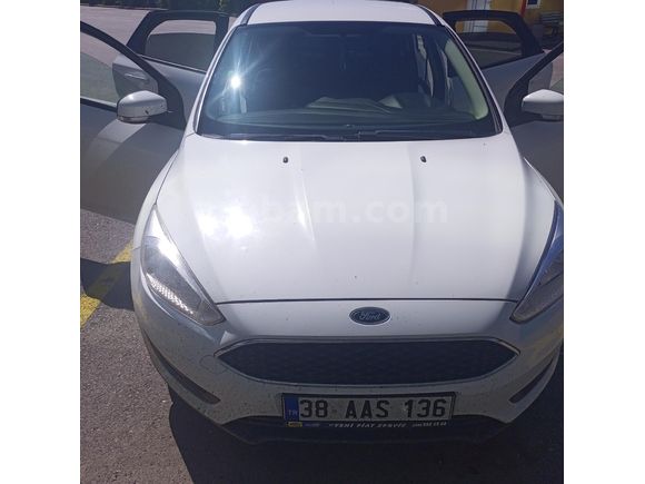 Sahibinden Ford Focus 1.6 Ti-VCT Titanium 2015 Model  129.000 km Beyaz
