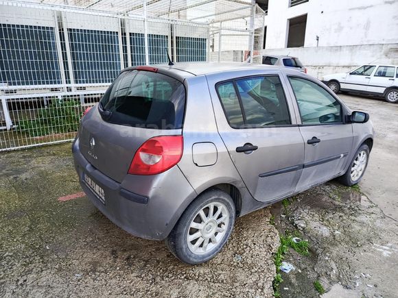 Sahibinden Renault Clio 1.2 Expression 2008 Model  193.600 km Füme
