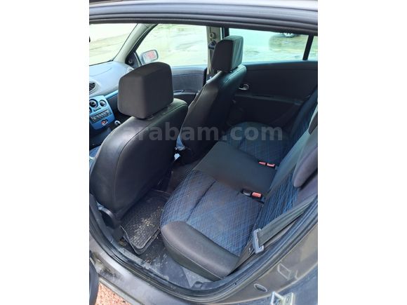 Sahibinden Renault Clio 1.2 Expression 2008 Model  193.600 km Füme
