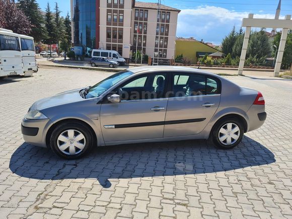 HATASIZ TEMİZ Megane 1.6 Authentique 