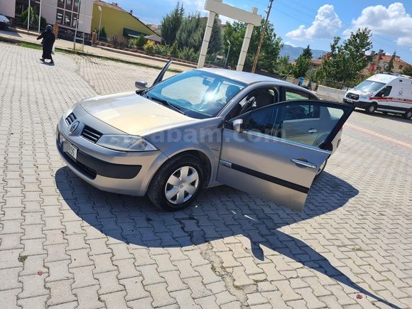 HATASIZ TEMİZ Megane 1.6 Authentique 