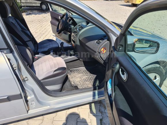 HATASIZ TEMİZ Megane 1.6 Authentique 