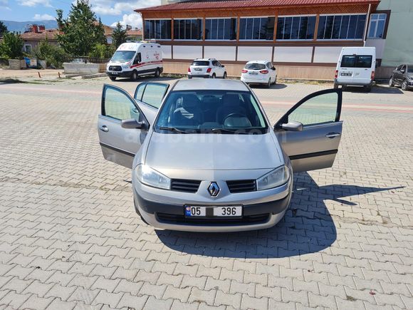 HATASIZ TEMİZ Megane 1.6 Authentique 