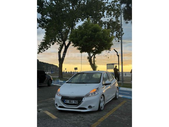 Sahibinden Peugeot 208 1.4 HDi Active 2013 Model 