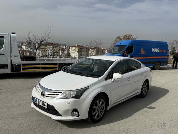 Sahibinden Toyota Avensis 1.6 Elegant Extra 2013 Model 