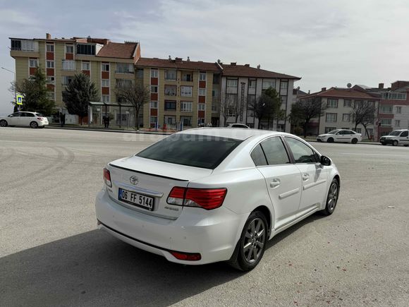 Sahibinden Toyota Avensis 1.6 Elegant Extra 2013 Model 