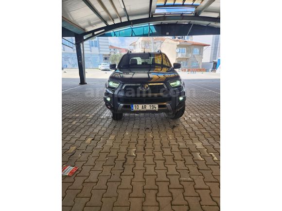 Sahibinden Toyota Hilux 2.4 D-4D 4x4 Invincible 2022 Model