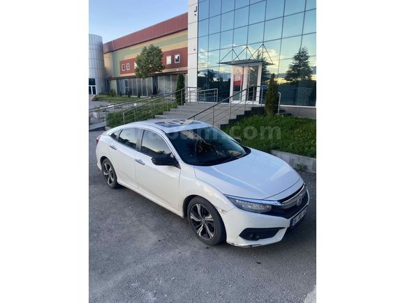 TAKASA AÇIK Sahibinden Honda Civic 1.6i DTEC Executive 2018 Model Çorum 94.500 km Beyaz