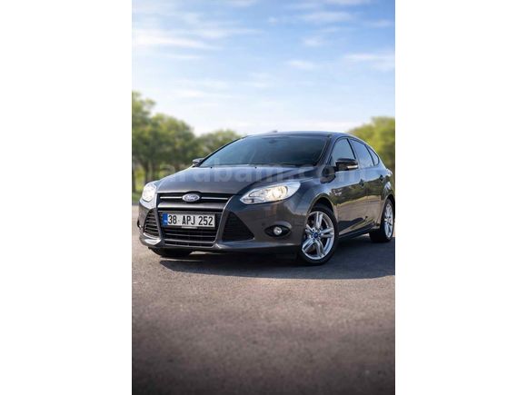 Sahibinden Ford Focus 1.6 TDCi Style 2014 Gri (titanyum)