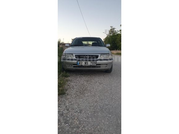 Sahibinden Opel Astra 1.6 Club 1998 Model  300.000 km Gri (Gümüş)