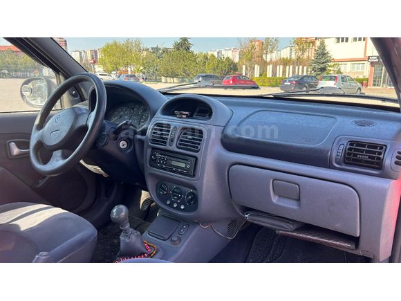 OPSİYONLANDI Sahibinden Renault Clio 1.4 RTA klimalı 2001 Model