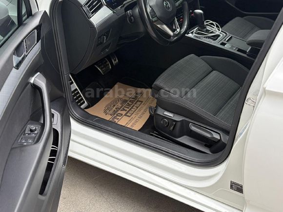 Volkswagen Passat 1.5 TSi CAM TAVAN