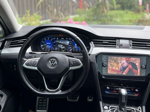 Volkswagen Passat 1.5 TSi CAM TAVAN