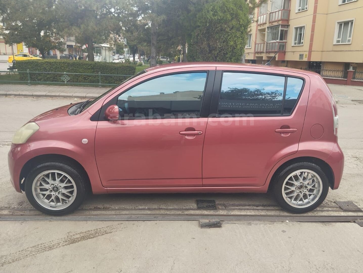 Sahibinden Daihatsu Sirion 1.3 Touring 2005 Model Eskişehir 56.000 km Pembe 7