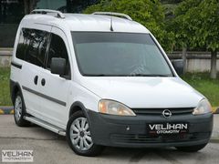 VELİHAN OTOMOTİV'DEN BAKIMLI ÇİFT SÜRGÜ KLİMALI BEYAZ COMBO