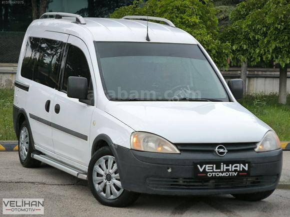 VELİHAN OTOMOTİV'DEN BAKIMLI ÇİFT SÜRGÜ KLİMALI BEYAZ COMBO