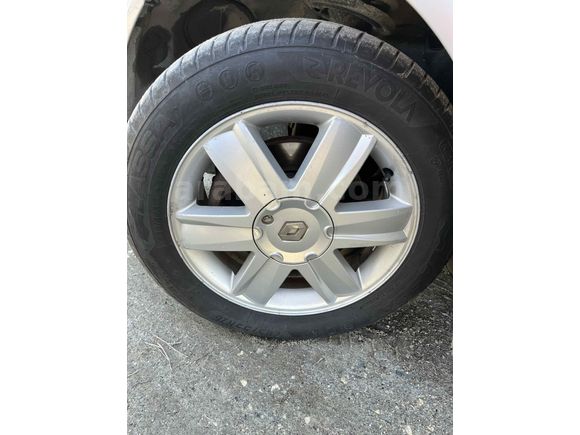 Sahibinden Renault Megane 1.6 Dynamique 2005 Model  340.000 km Gri