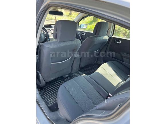 Sahibinden Renault Megane 1.6 Dynamique 2005 Model  340.000 km Gri