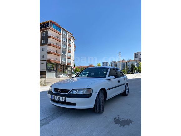 Sahibinden Opel Vectra 2.0 GLS 1998 Model  297.000 km Beyaz