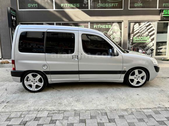 Sahibinden Peugeot Partner 2.0 HDI 2004 Model 