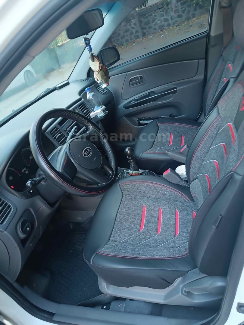 Sahibinden Kia Rio 1.4 GSL Trend 2011 Model Diyarbakır 256.000 km Beyaz 6