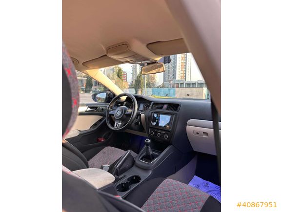 VOLKSWAGEN JETTA 1.6 TDI TRENDLİNE 2011 MODEL ( YENİ KASA )