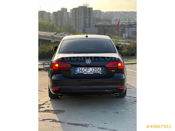 VOLKSWAGEN JETTA 1.6 TDI TRENDLİNE 2011 MODEL ( YENİ KASA )
